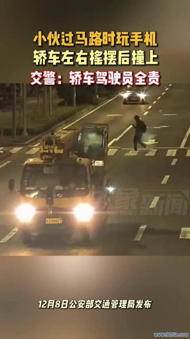 曝31岁知名女星边开车边玩手机，此前屡次单手开跑车，评述区沦一火